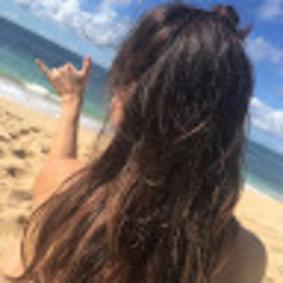 Meet your Posher, Hollie - Picture 1 of 1